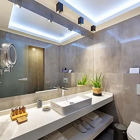 Sea Level By Diomedes Group (adults Only)