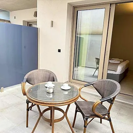 Sea Level By Diomedes Group (adults Only)